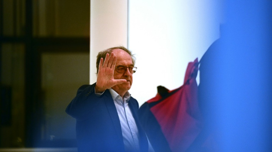 El exjefe del f&uacute;tbol franc&eacute;s retira una denuncia por difamaci&oacute;n contra una exministra