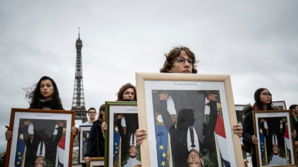 "Inaction" climatique: les d&eacute;crocheurs de portraits de Macron d&eacute;bout&eacute;s par la CEDH
