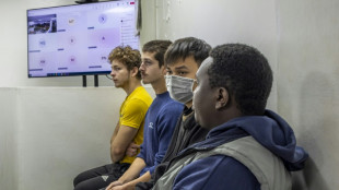 Dos belgas de 18 años, procesados en Kenia por capturar miles de hormigas reinas