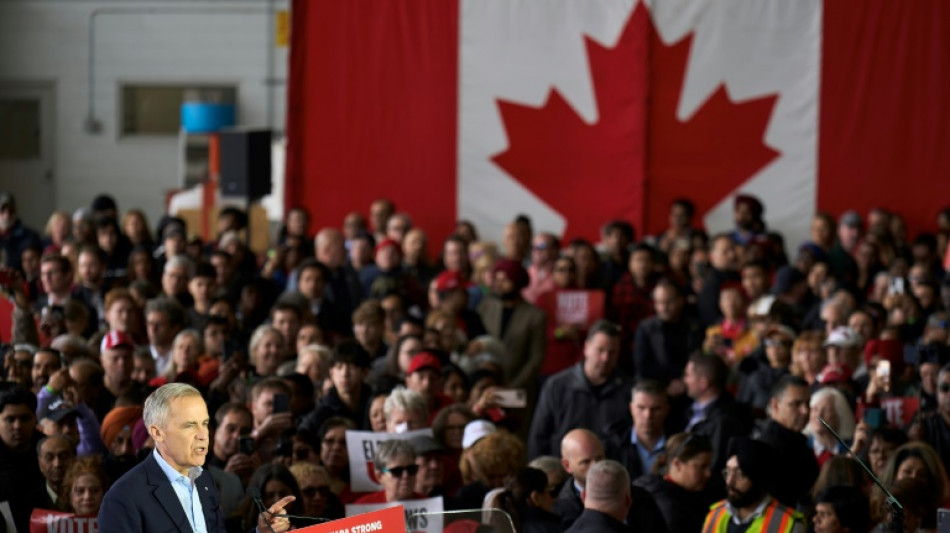 Canadenses comparecem às urnas para eleger primeiro-ministro