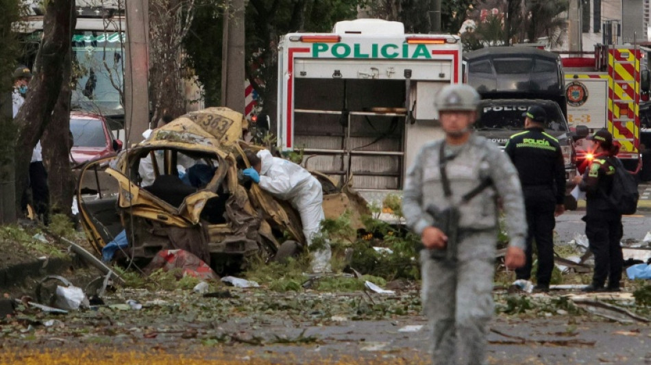 Col&ocirc;mbia refor&ccedil;a opera&ccedil;&otilde;es militares ap&oacute;s ataques que deixaram 18 mortos
