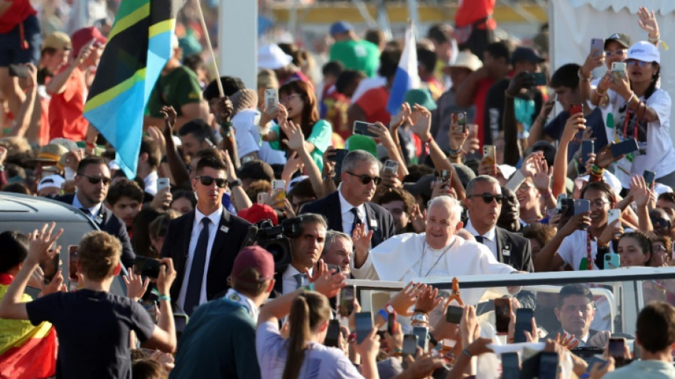 Papst h&auml;lt Freiluft-Messe zum Abschluss von Weltjugendtag in Lissabon ab