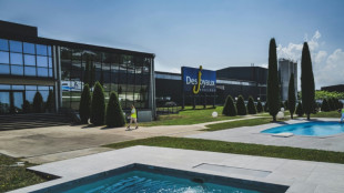 Malgr&eacute; la s&eacute;cheresse, un fabricant de piscines d&eacute;borde d'optimisme