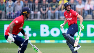 England claim opening T20 against Australia