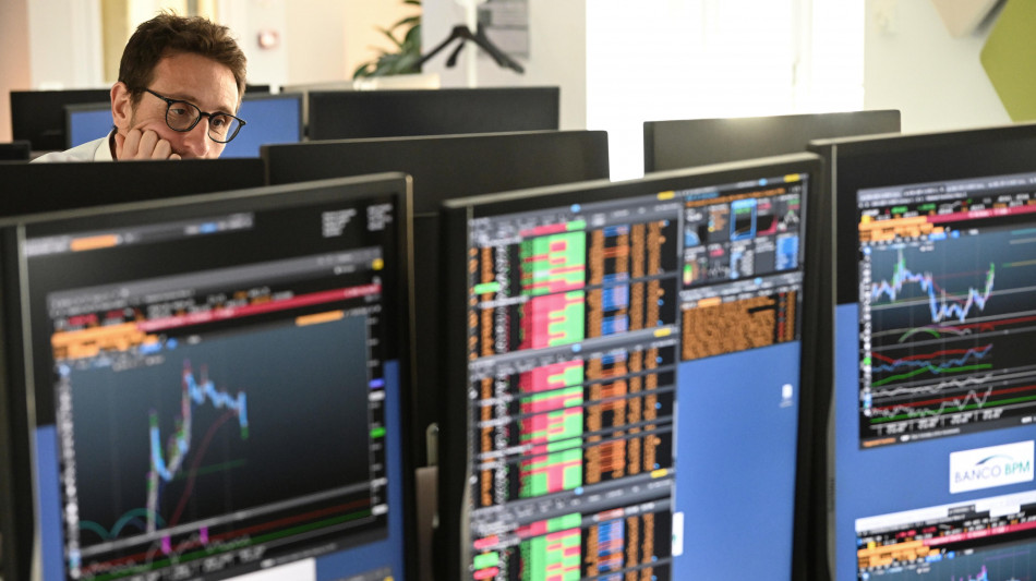Borsa: Milano cede lo 0,45% con Saipem, Prysmian e Stm