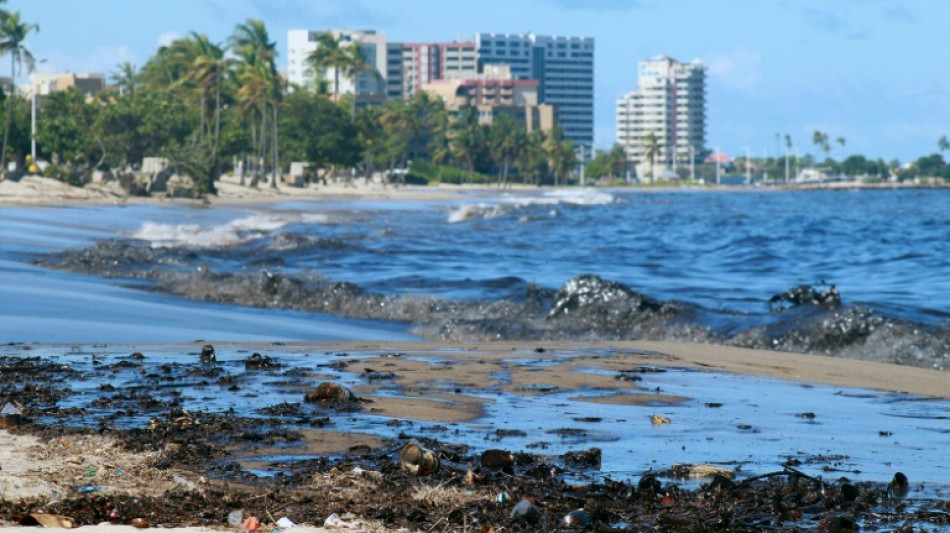 Le Venezuela interdit des plages souill&eacute;es par une mar&eacute;e noire