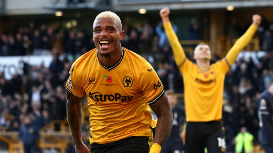 Spurs mauled by Wolves late show