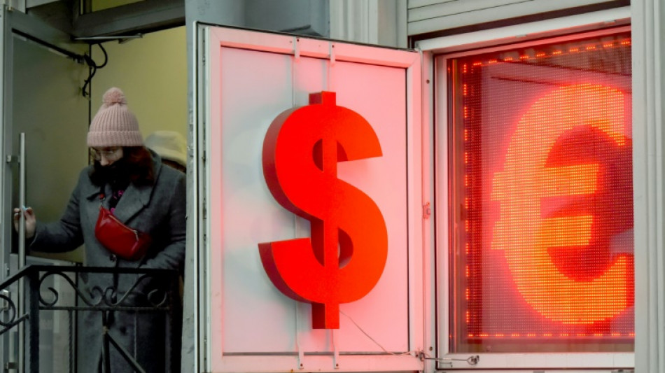 El euro cae por debajo de 1,01 d&oacute;lares y se aproxima a la paridad