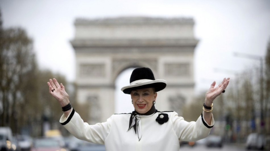 Genevi&egrave;ve de Fontenay, farouche gardienne de la tradition des Miss, s'est &eacute;teinte