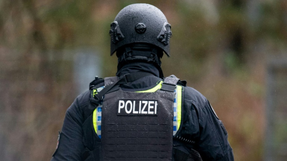 SEK st&uuml;rmt falsche Wohnung und verletzt Unbeteiligten in Bielefeld