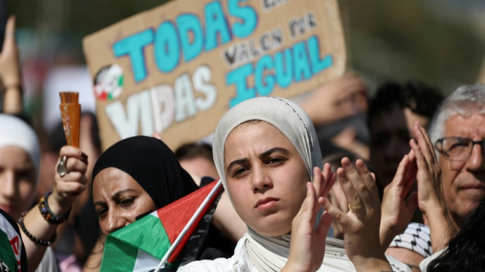 Milhares de manifestantes marcham em Barcelona em apoio a palestinos