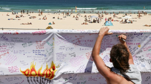 Kerzen im Fenster: Australien gedenkt der Opfer des Anschlags am Bondi Beach