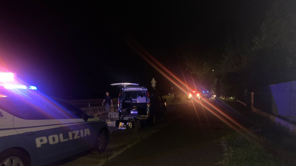 Giovane morto in canale a Modena, nessuna pista esclusa