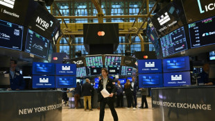 Wall Street ouvre en hausse, d&eacute;marre l'ann&eacute;e avec optimisme