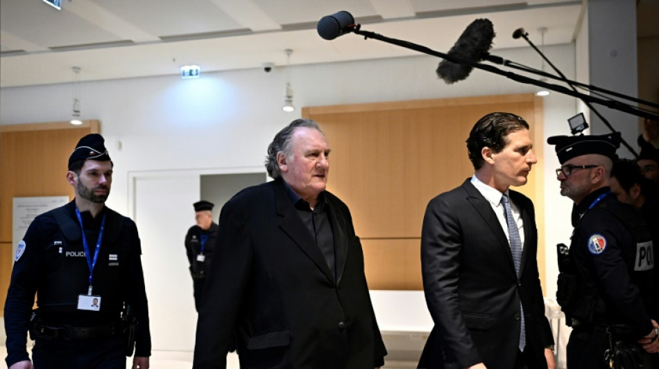 Premi&egrave;re journ&eacute;e sous tension au proc&egrave;s de G&eacute;rard Depardieu pour agressions sexuelles