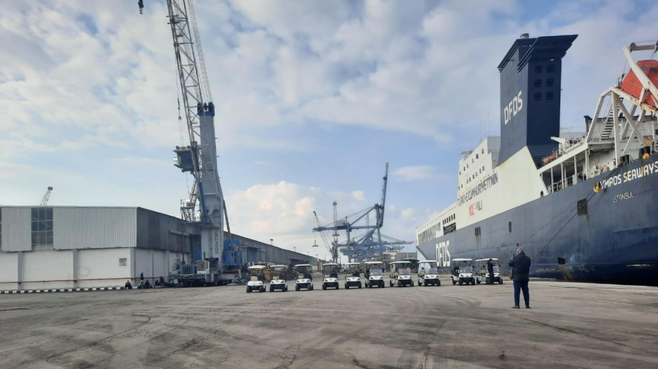 Egitto, 'sul porto di Damietta nessun drone, fiamme domate'