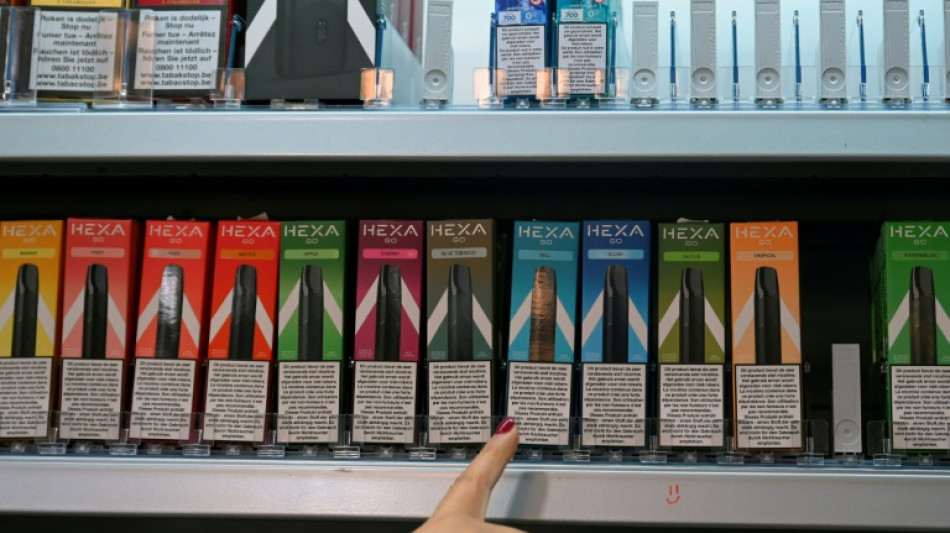 Hong Kong prohibir&aacute; vapear en p&uacute;blico en 2026