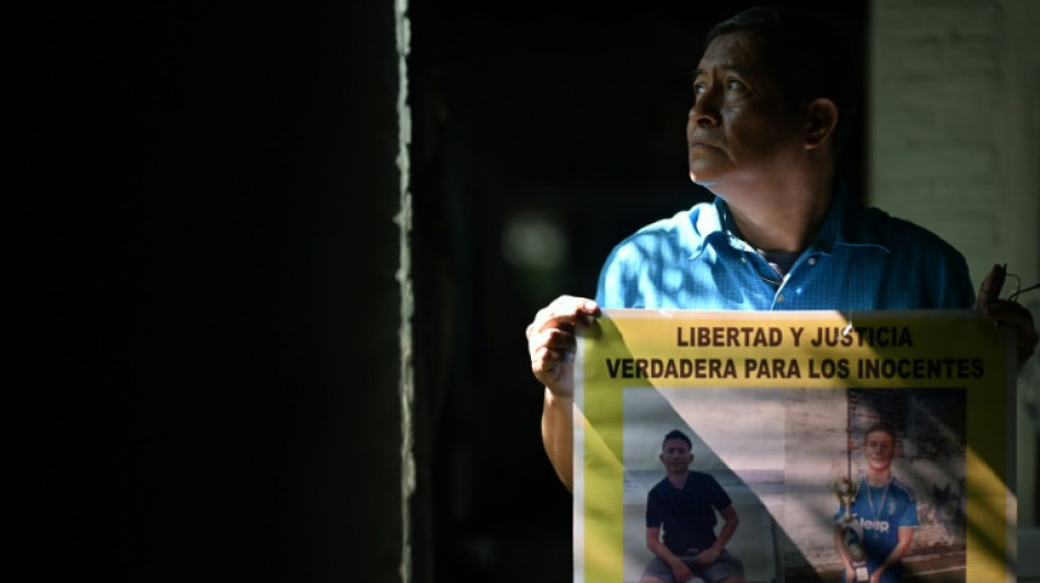 "Preuve de vie": le cri d&eacute;sesp&eacute;r&eacute; de familles de prisonniers au Salvador