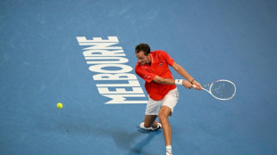 Medvedev demolishes Giron to signal Australian Open intent 