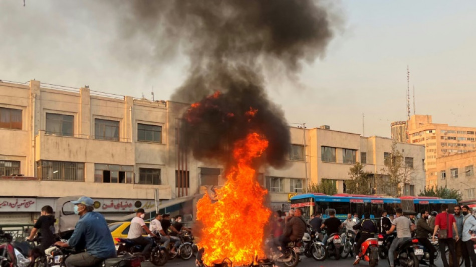 Tr&auml;nengas und Sch&uuml;sse bei erneuten massiven Protesten im Iran 
