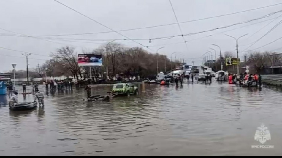 Russie: manifestation dans la ville d'Orsk frapp&eacute;e par des inondations