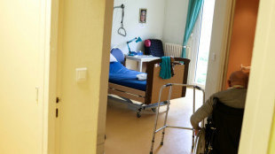 Ehpad: un an apr&egrave;s "les Fossoyeurs", des r&egrave;gles plus strictes mais les difficult&eacute;s demeurent