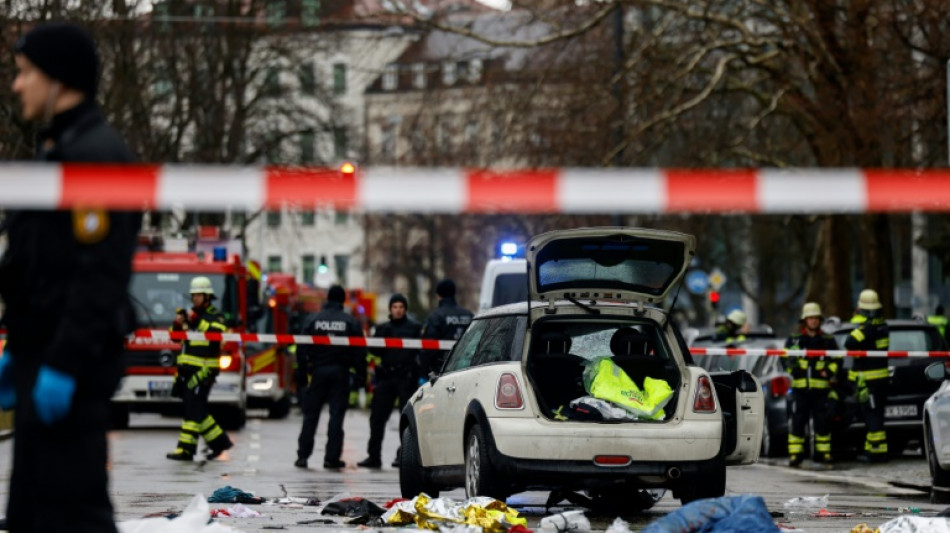 Trauer um Mutter und Tochter nach Anschlag in M&uuml;nchen - Debatte um Migrationspolitik