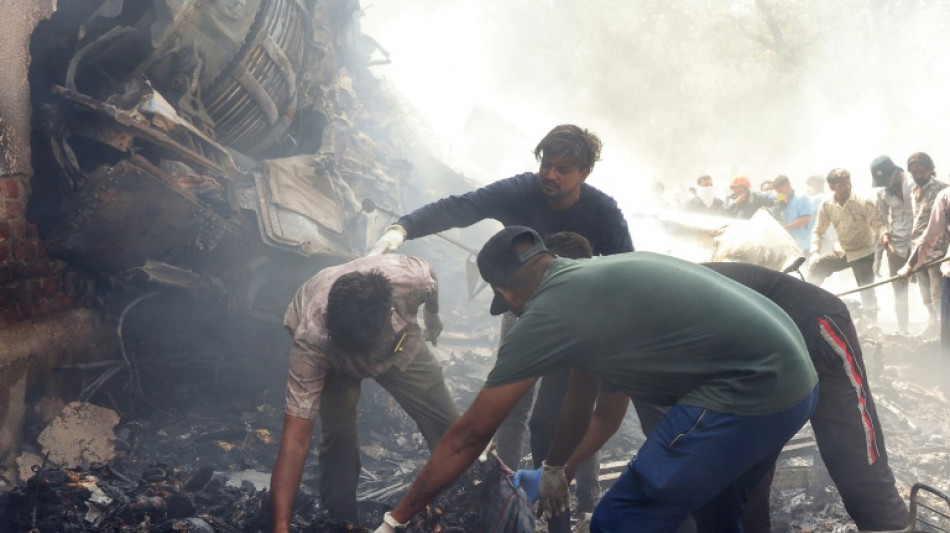 Acidente aéreo deixa pelo menos 265 mortos na Índia