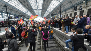Franz&ouml;sische Opposition stellt im Rentenstreit Misstrauensantrag