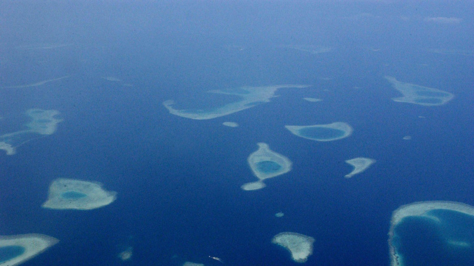 Divieto 'generazionale' di fumo alle Maldive, il primo al mondo