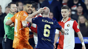Foot: toll&eacute; aux Pays-Bas apr&egrave;s les violences de Feyenoord-Ajax
