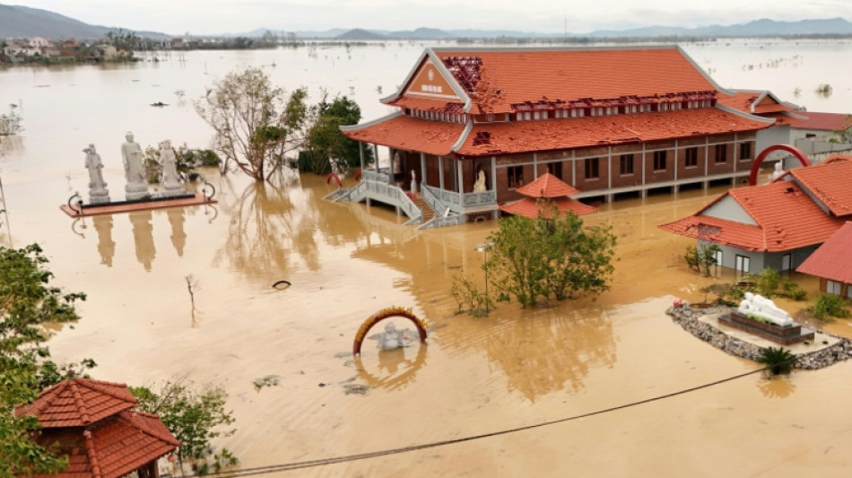 Schwere Zerst&ouml;rungen in Vietnam durch Taifun "Bualoi"