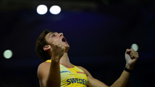Masterful Duplantis retains world pole vault title