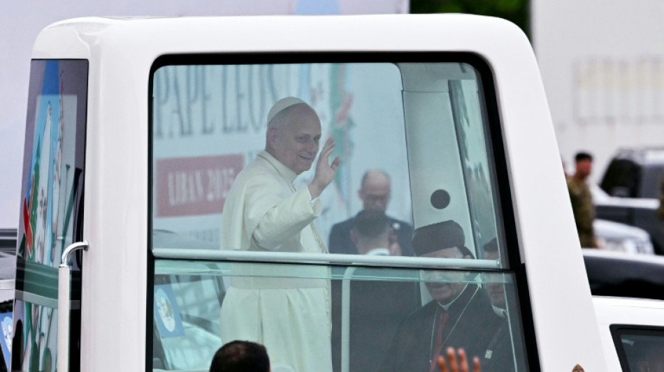 Papst hält Freiluftmesse vor mehr als 100.000 Menschen in Beirut