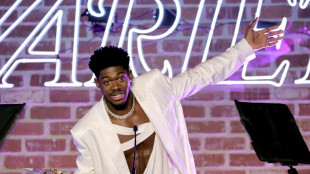 Lil Nas X arr&ecirc;t&eacute; d&eacute;filant dans les rues de Los Angeles en slip et santiags (m&eacute;dias)