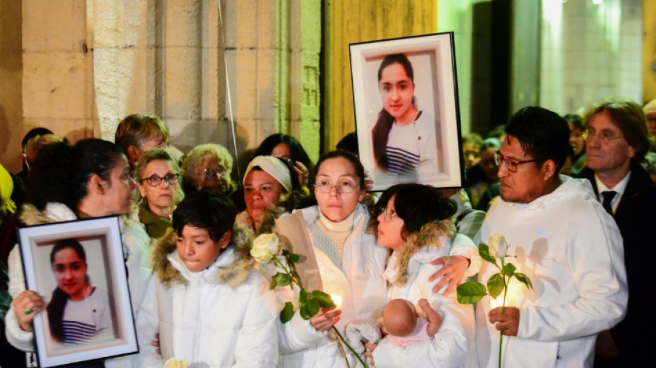 Manifestaci&oacute;n en homenaje a la adolescente espa&ntilde;ola asesinada en el sur de Francia