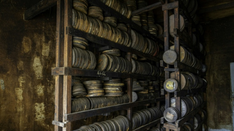 A Brazzaville, les gardiens des archives de la t&eacute;l&eacute;vision ressuscitent la m&eacute;moire du Congo