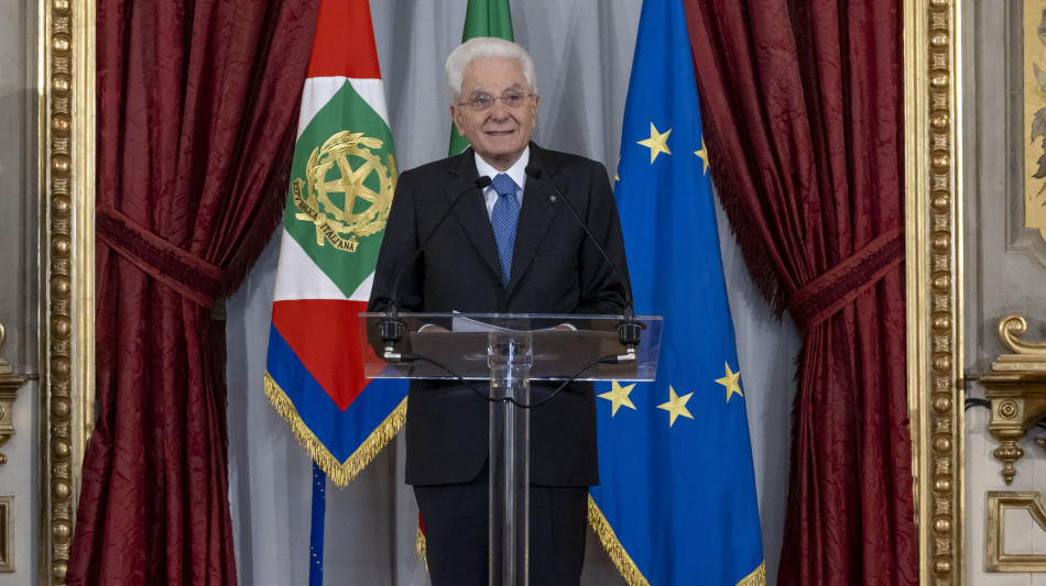 Mattarella, adattare leggi a comportamenti individuali &egrave; l'abdicazione dello Stato