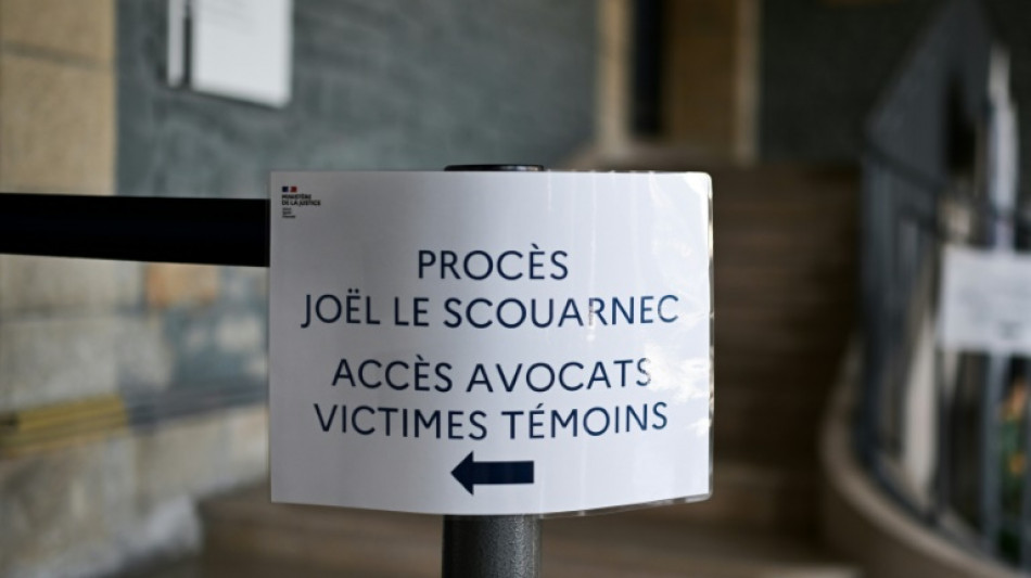 Derri&egrave;re les 299 patients agress&eacute;s par le p&eacute;docriminel Le Scouarnec, l'ombre des "victimes oubli&eacute;es"