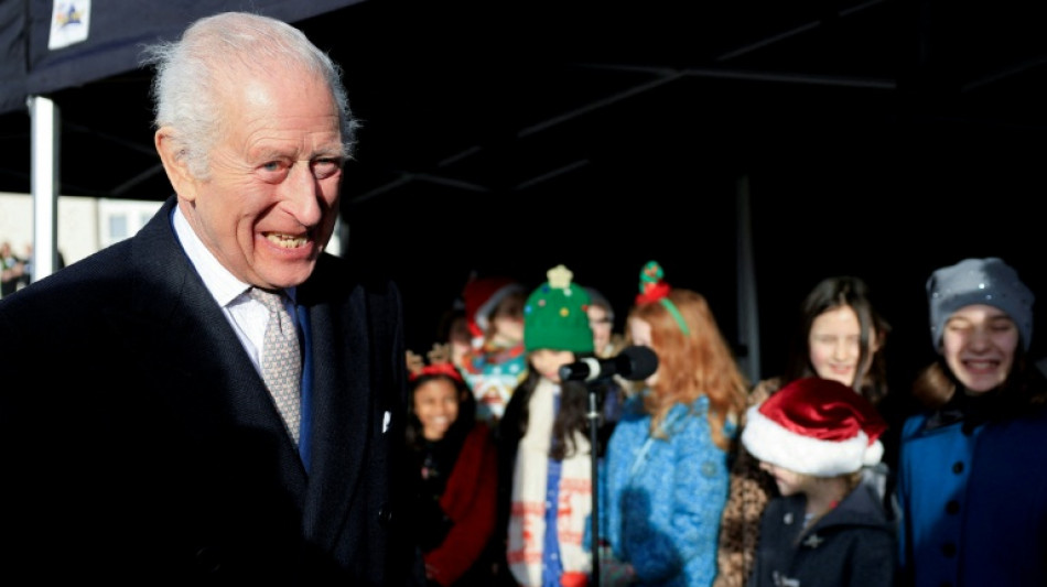 'Ainda estou vivo', brinca Charles III, que segue em tratamento de c&acirc;ncer