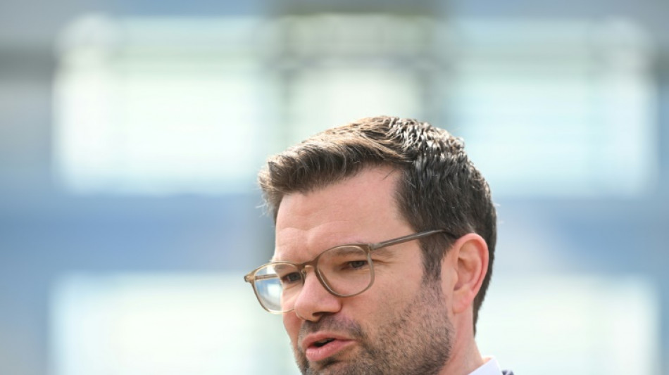 Buschmann: Werbeverbot f&uuml;r Abtreibungen "aus der Zeit gefallen"