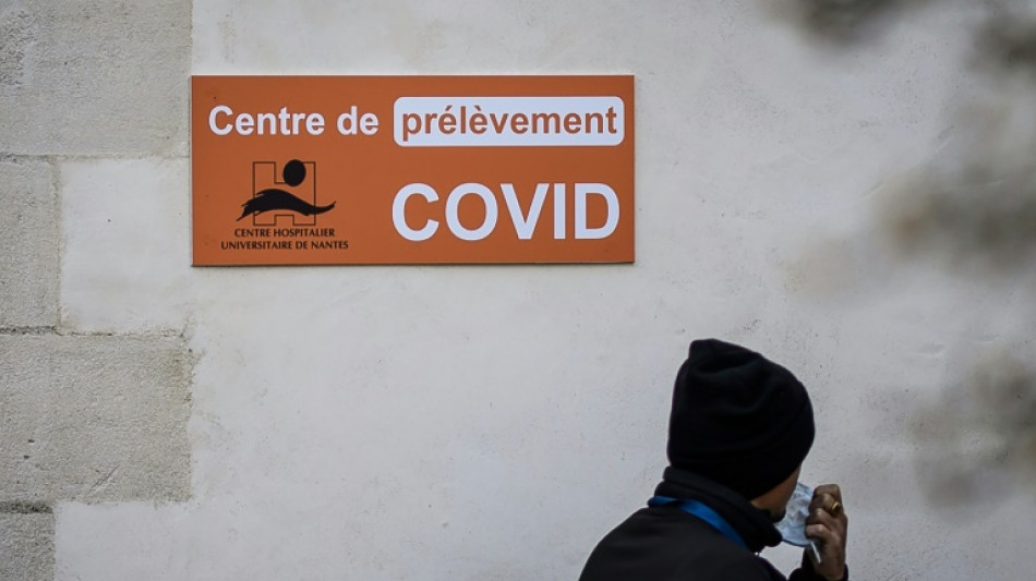 La triple &eacute;pid&eacute;mie n'est pas termin&eacute;e, les mesures anti-Covid, si