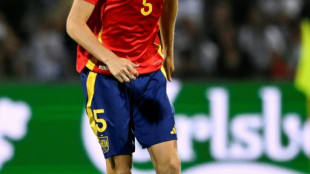 Real Madrid confirma que Huijsen sufre una lesi&oacute;n en el s&oacute;leo