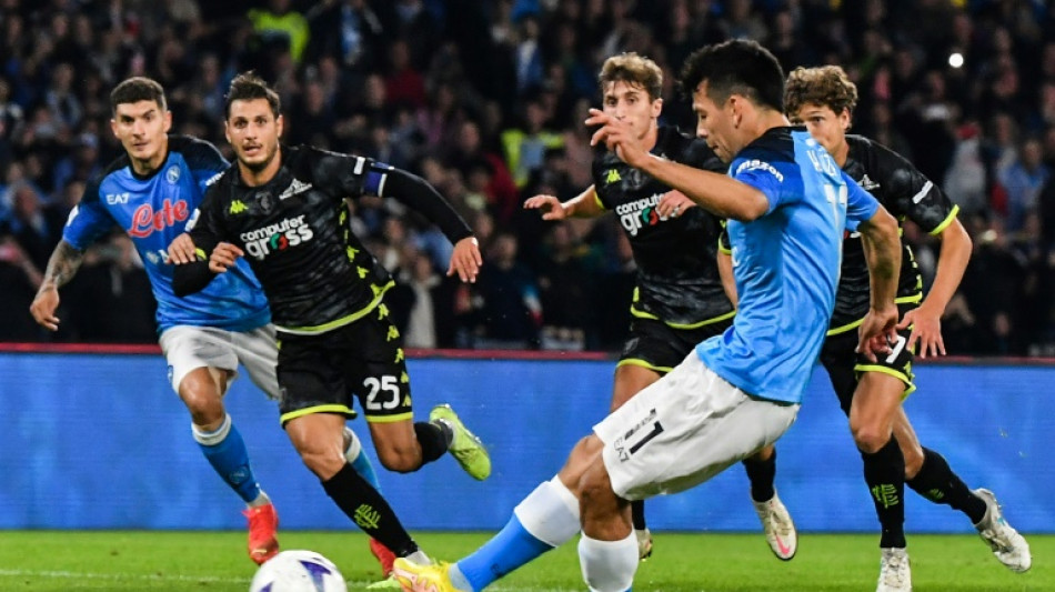 Napoli see off Empoli to go nine points clear