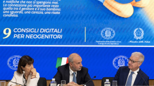'Non &egrave; mai troppo presto!' campagna su rischi dipendenza dai social