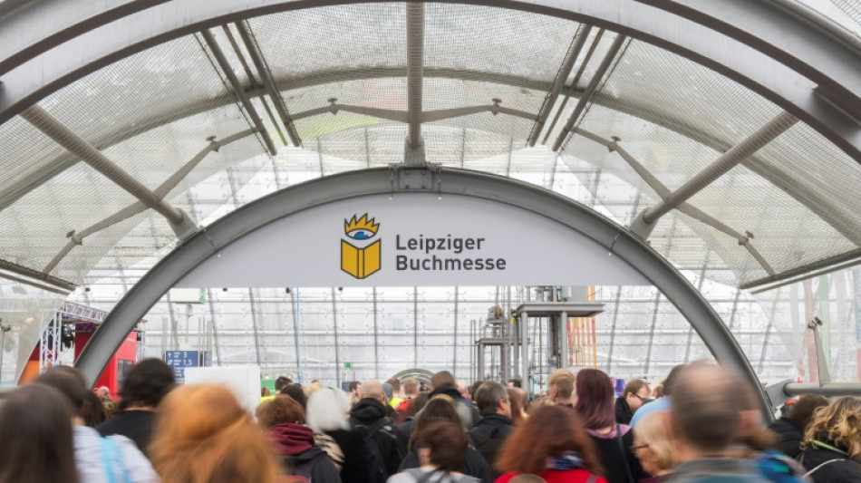 Dincer G&uuml;cyeter erh&auml;lt f&uuml;r "Unser Deutschlandm&auml;rchen" Preis der Leipziger Buchmesse