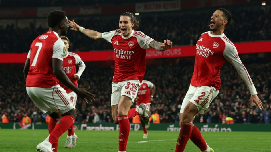 Arsenal reach League Cup semis with shoot-out win over Palace