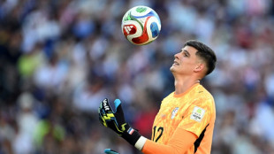 Goleiro da sele&ccedil;&atilde;o paraguaia Orlando Gill assina com Lille at&eacute; 2031
