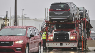 Stellantis suspende parcialmente sua produção em Canadá e México