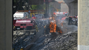 Sube a ocho el n&uacute;mero de muertos por la explosi&oacute;n de un cami&oacute;n con gas en Ciudad de M&eacute;xico